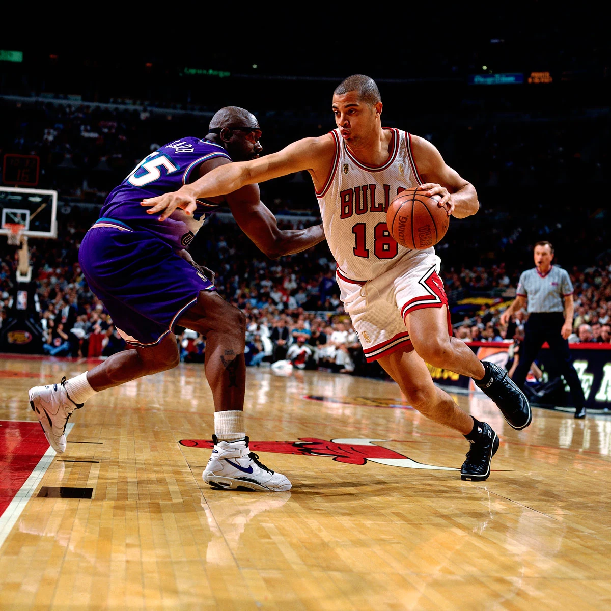Williams drives to the basket against the Utah Jazz in Game 1 of the 1997 NBA Finals in Chicago.